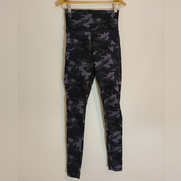 Seraphine maternity & postpartum camo Leggings - Picture 5 of 9